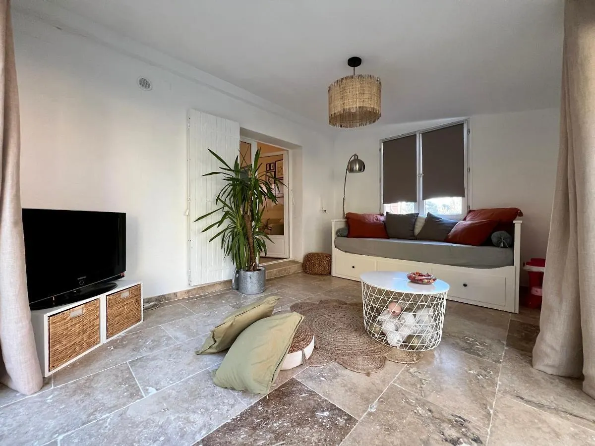 Lägenhet Maison Provencale Au Calme De La Campagne Avec Jacuzzi Aix-en-Provence