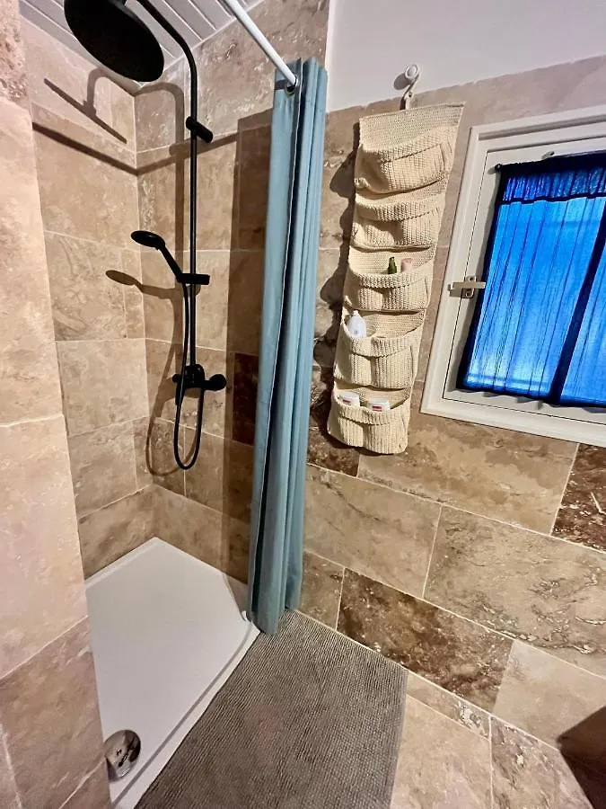 Maison Provencale Au Calme De La Campagne Avec Jacuzzi Aix-en-Provence Lägenhet