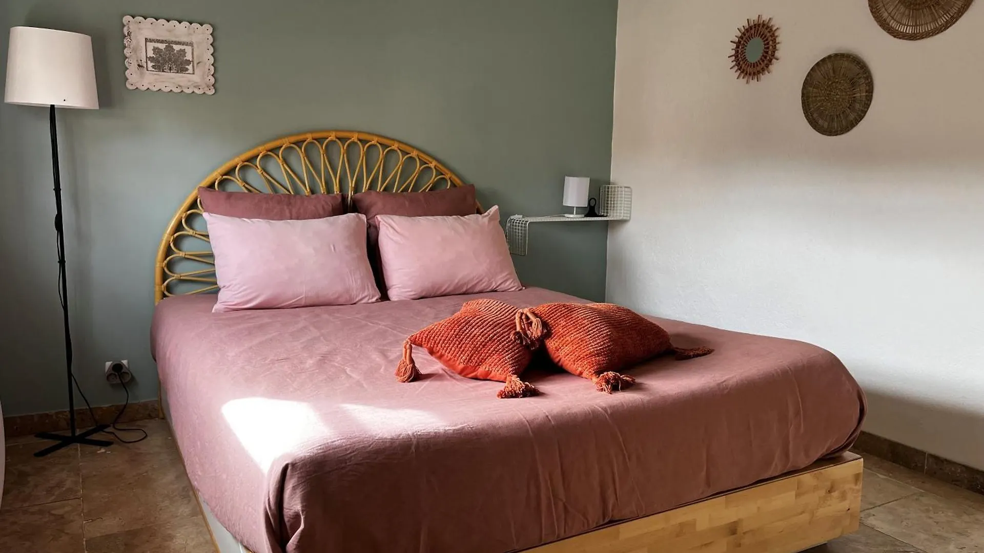 Maison Provencale Au Calme De La Campagne Avec Jacuzzi Aix-en-Provence