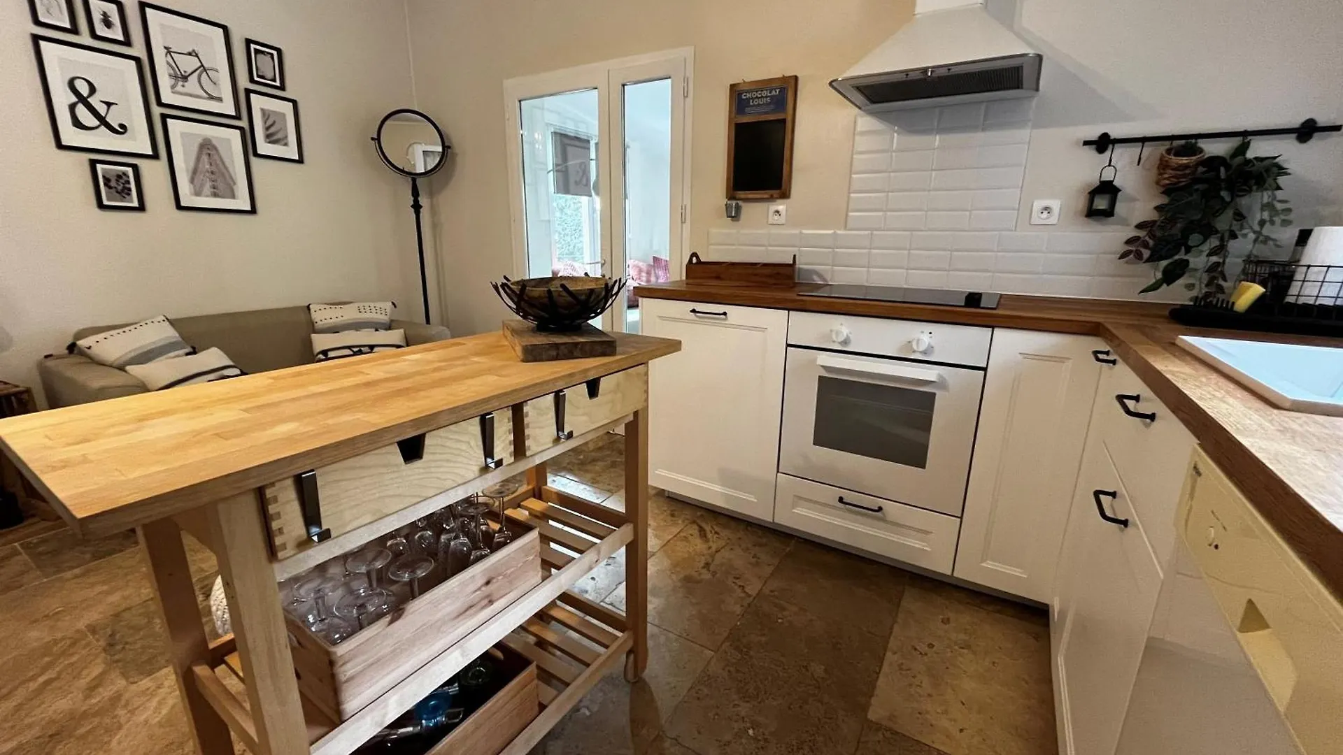 Maison Provencale Au Calme De La Campagne Avec Jacuzzi Aix-en-Provence Lägenhet