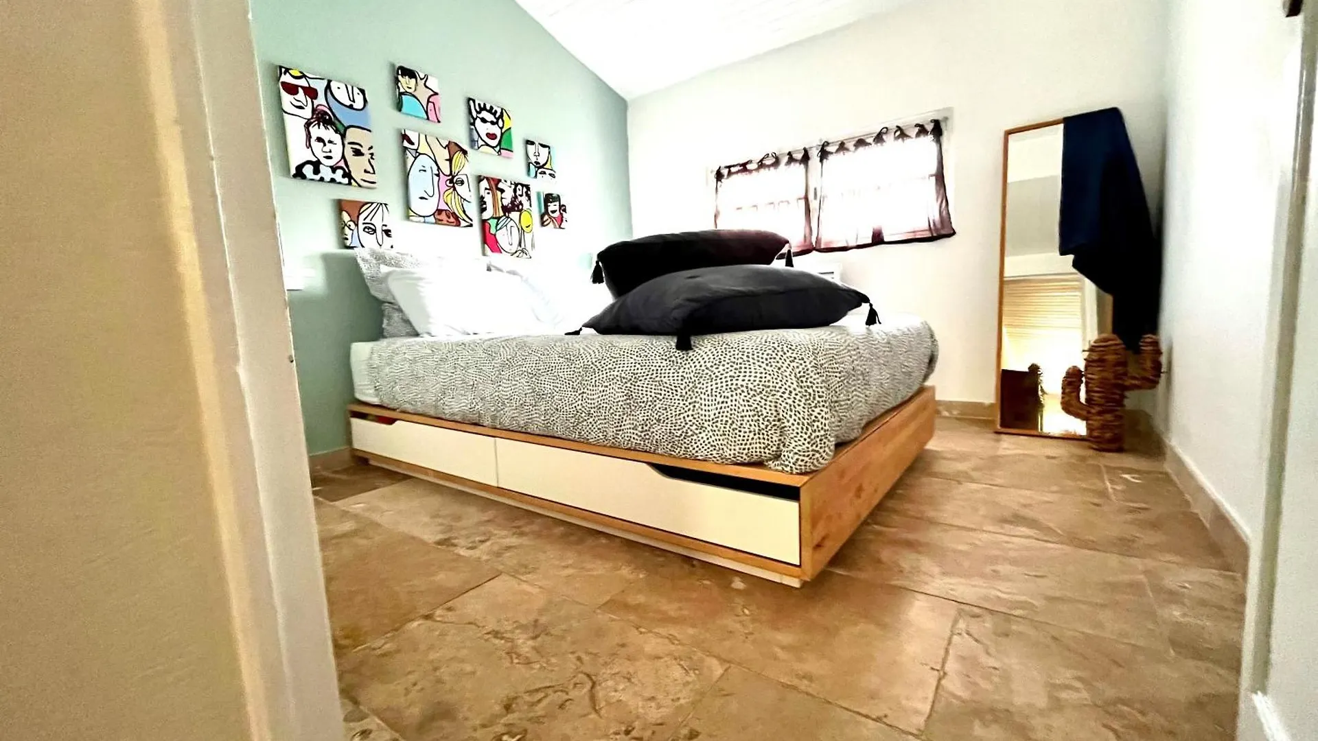 Maison Provencale Au Calme De La Campagne Avec Jacuzzi Aix-en-Provence Lägenhet