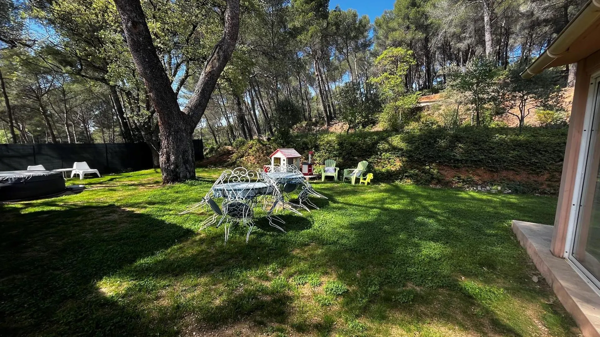 Maison Provencale Au Calme De La Campagne Avec Jacuzzi Aix-en-Provence