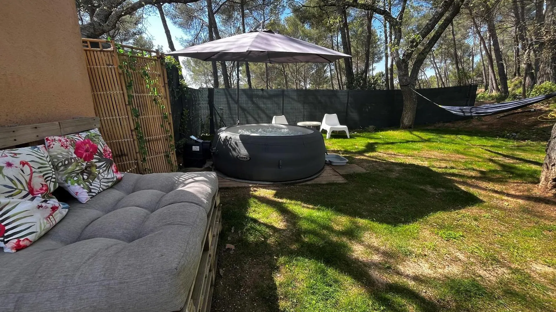 Lägenhet Maison Provencale Au Calme De La Campagne Avec Jacuzzi Aix-en-Provence